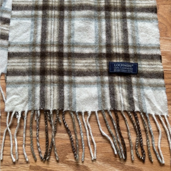 LOCHMERE 100% Cashmere Plaid Scarf - Picture 5 of 6